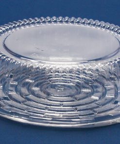 Clear PET cake container with lid made from recyclable food packaging, designed for custom plastic packaging and sustainable bakery products.